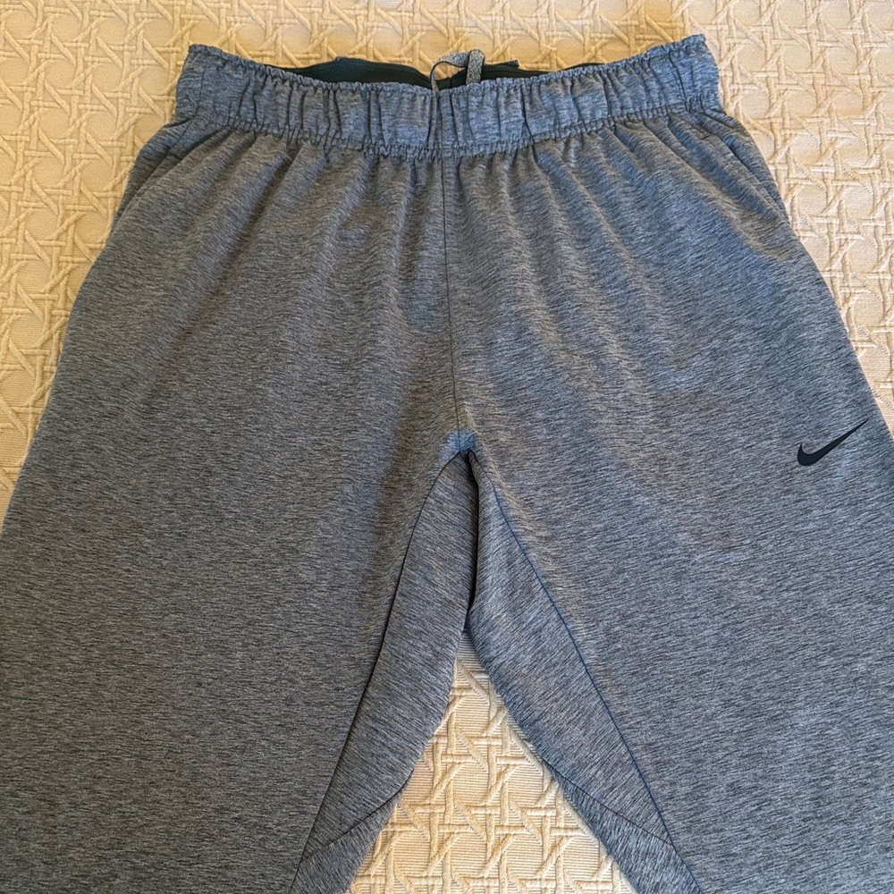 Men's Nike Dri-Fit Heather Gray Lightweight Joggers/Size Large/Slimmer Fit
